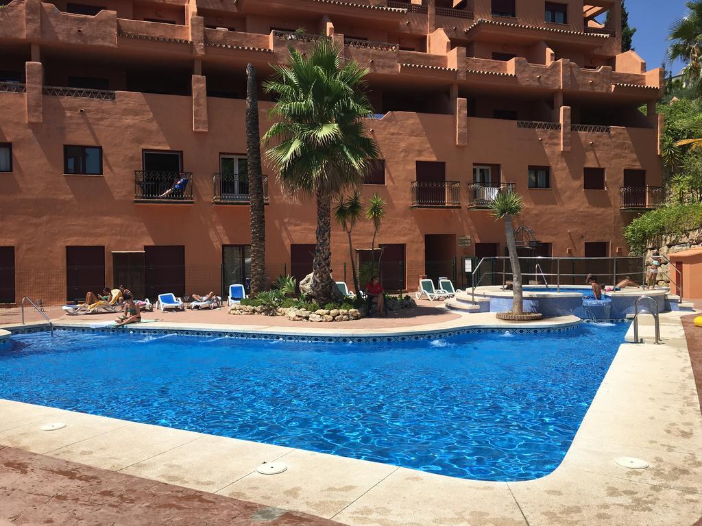 Royal Suites Marbella เบนาบีส ภายนอก รูปภาพ