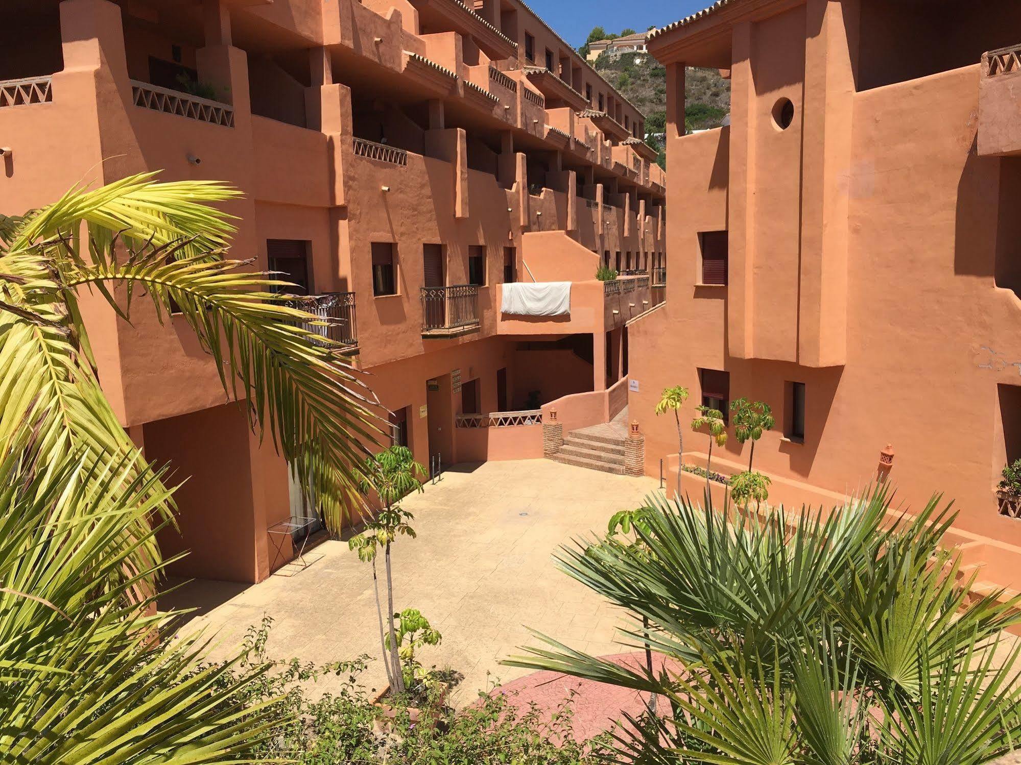 Royal Suites Marbella เบนาบีส ภายนอก รูปภาพ
