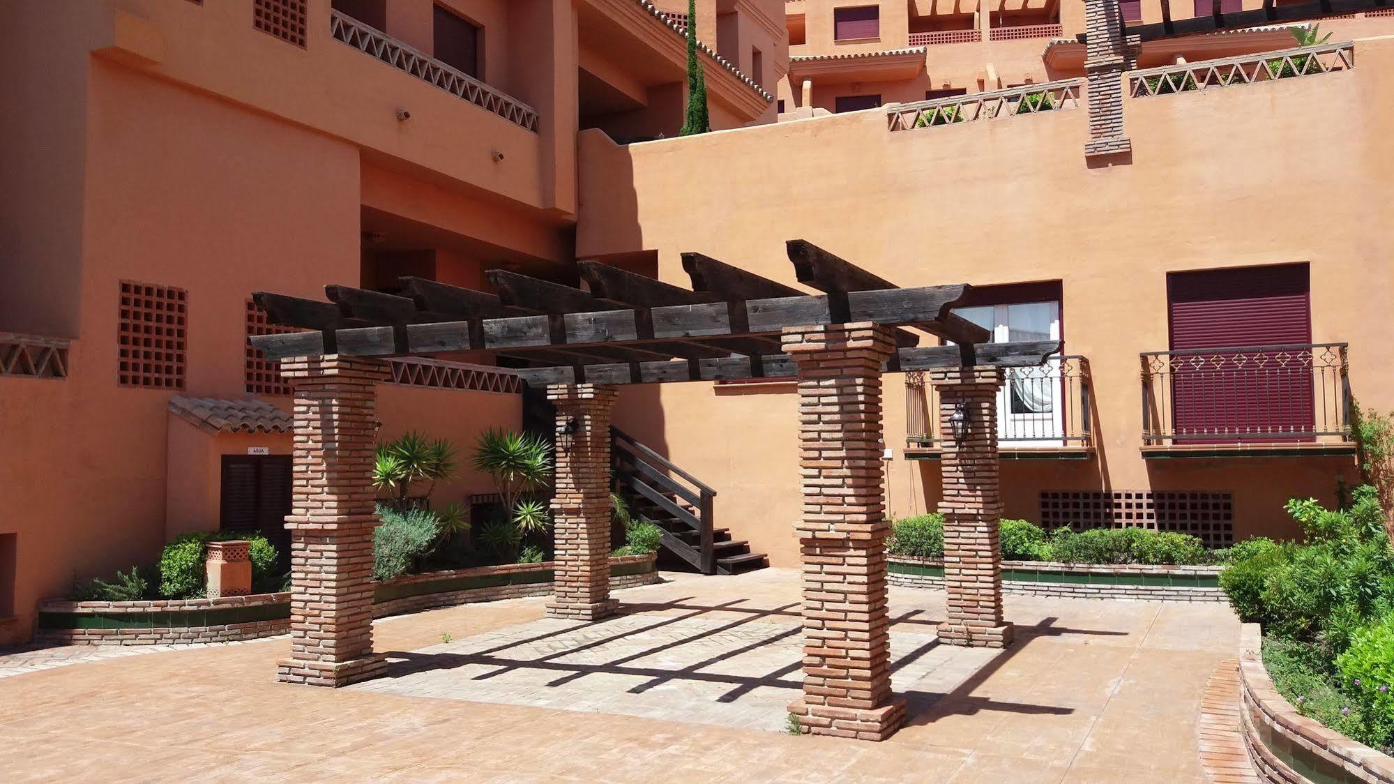 Royal Suites Marbella เบนาบีส ภายนอก รูปภาพ