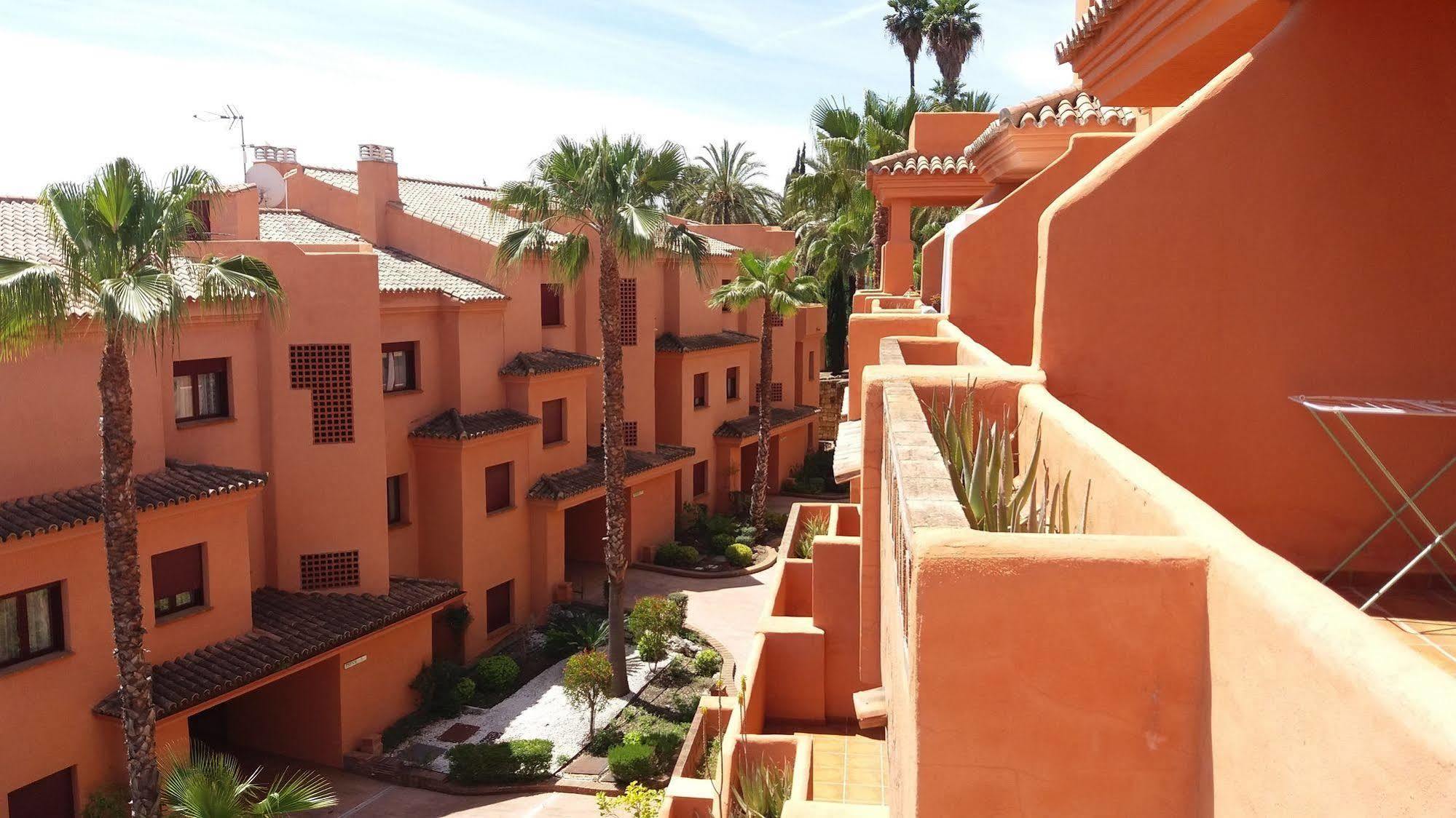 Royal Suites Marbella เบนาบีส ภายนอก รูปภาพ