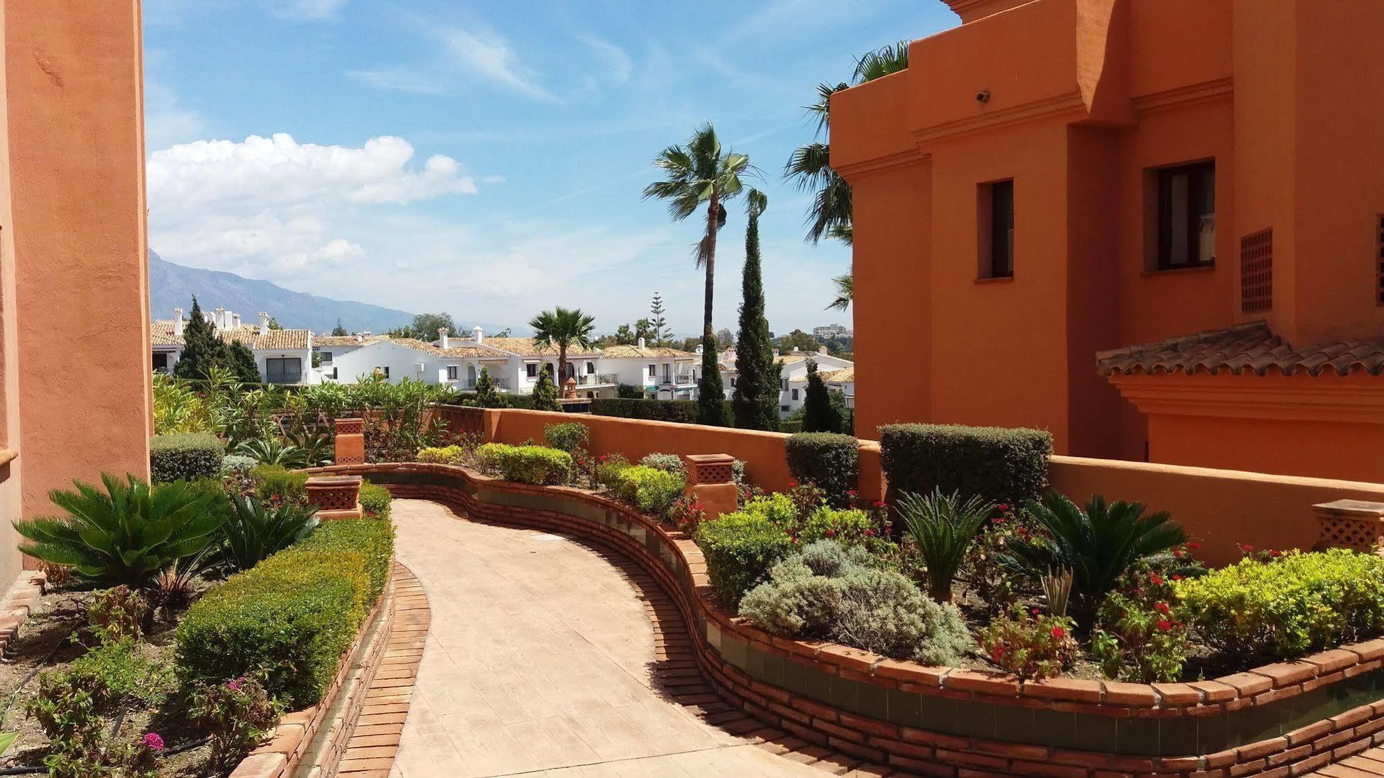 Royal Suites Marbella เบนาบีส ภายนอก รูปภาพ