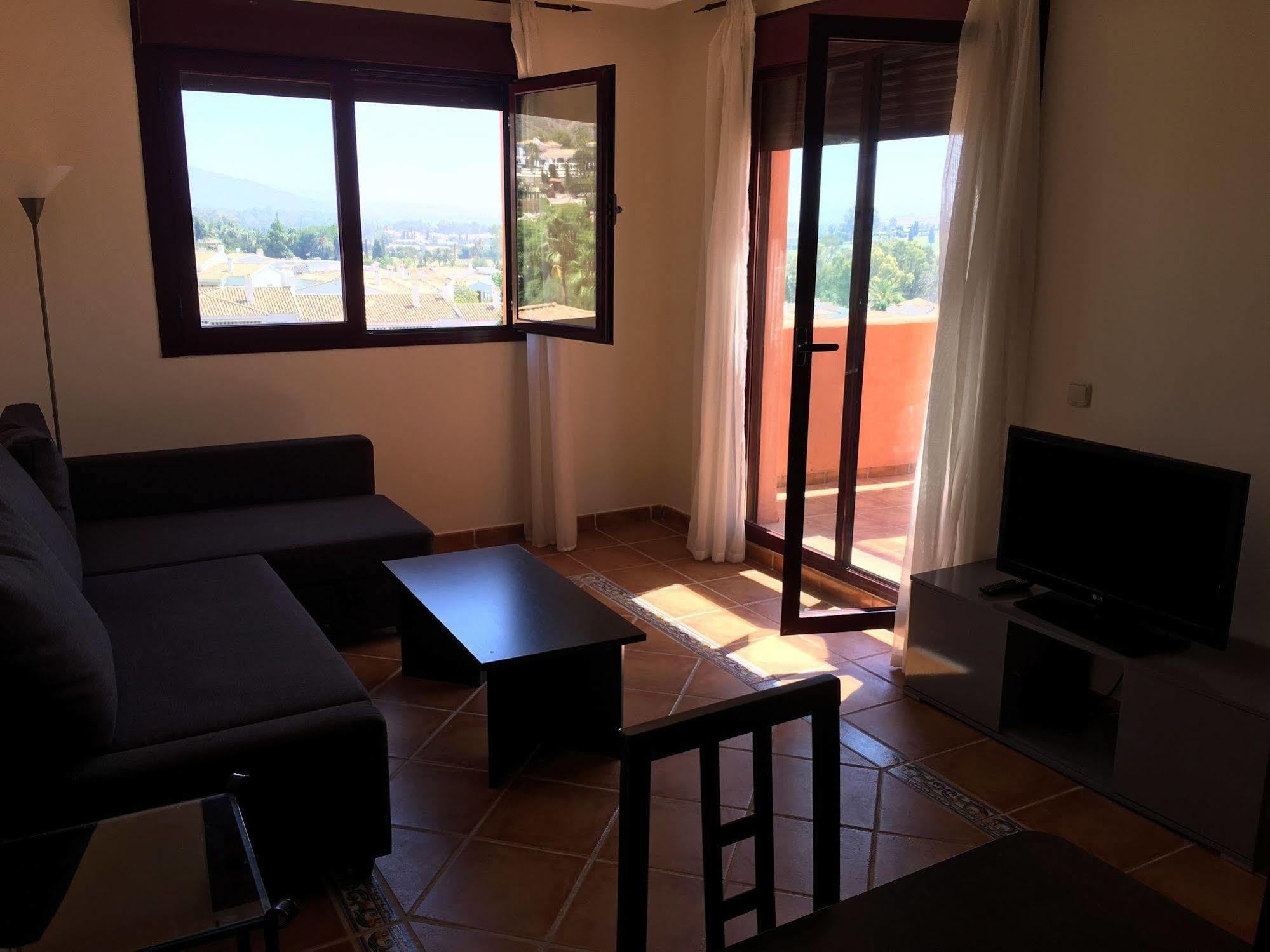 Royal Suites Marbella เบนาบีส ภายนอก รูปภาพ