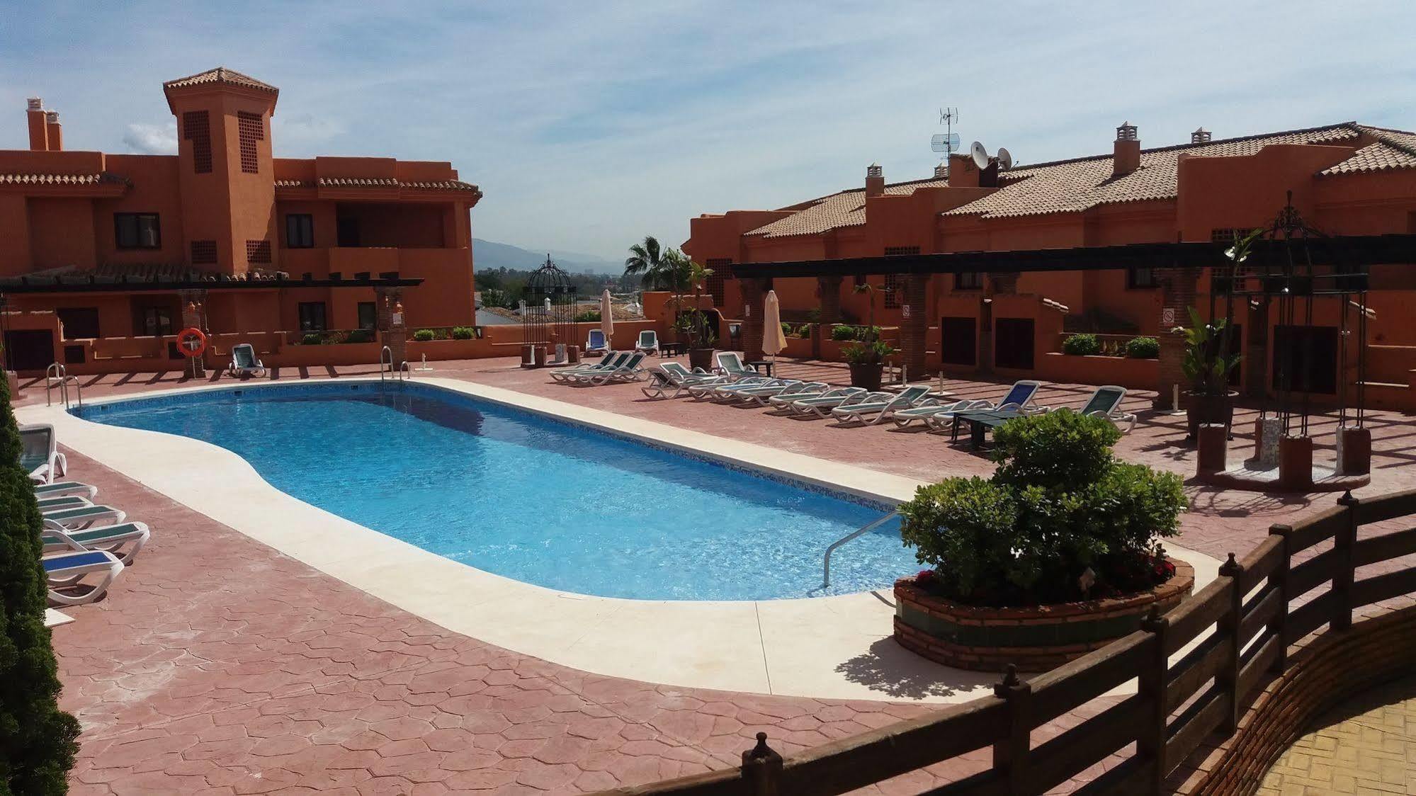 Royal Suites Marbella เบนาบีส ภายนอก รูปภาพ
