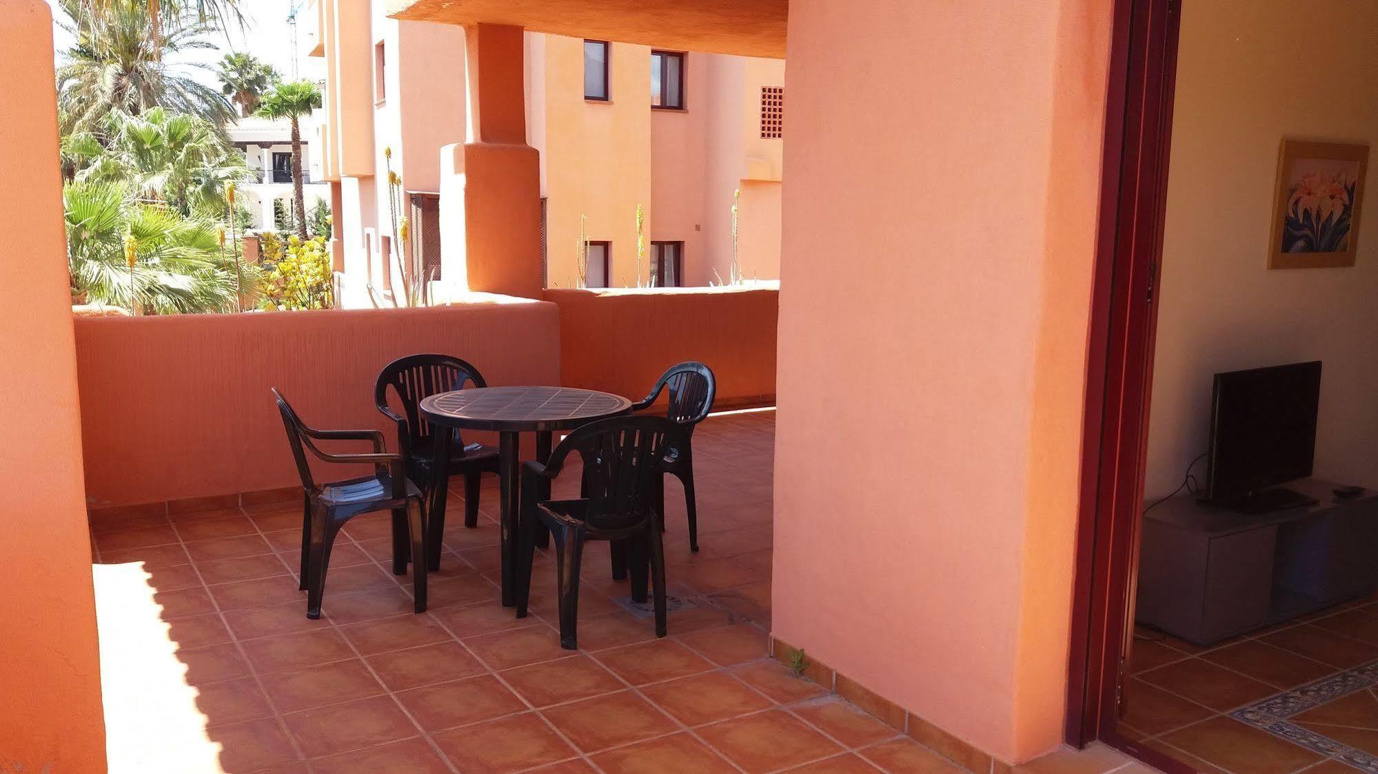 Royal Suites Marbella เบนาบีส ภายนอก รูปภาพ